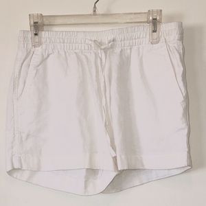 Old navy white linen shorts. Size small